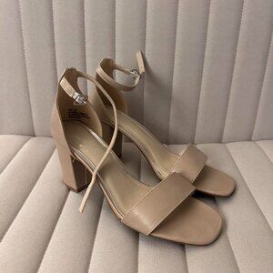 Women's Tan Footwear